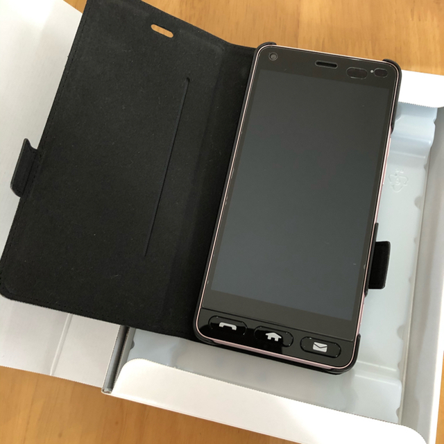 京セラ(キョウセラ)のGORO様専用　他の方のご購入はお控え下さい スマホ/家電/カメラのスマートフォン/携帯電話(スマートフォン本体)の商品写真