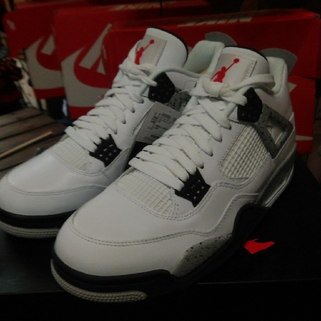 NIKE AIR JORDAN 4 RETRO OG WHITE CEMENT