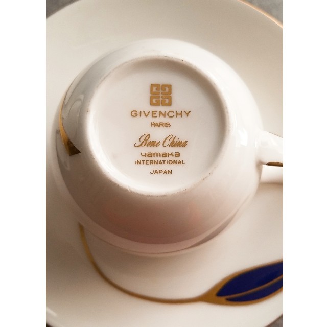 GIVENCHY(ジバンシィ)のGIVENCHY ソーサー付カップ 2客 インテリア/住まい/日用品のキッチン/食器(グラス/カップ)の商品写真