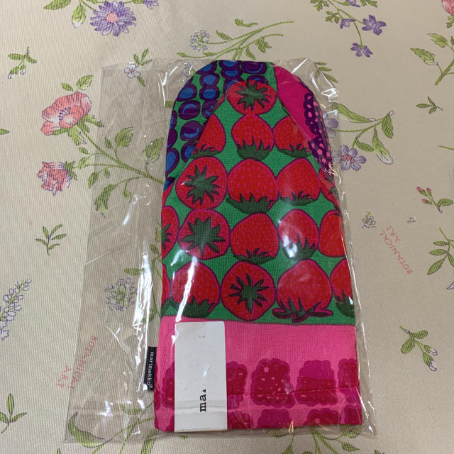 marimekko(マリメッコ)のmarimekko ムンモランマルヤット 鍋つかみ 値下げ中 インテリア/住まい/日用品のキッチン/食器(収納/キッチン雑貨)の商品写真