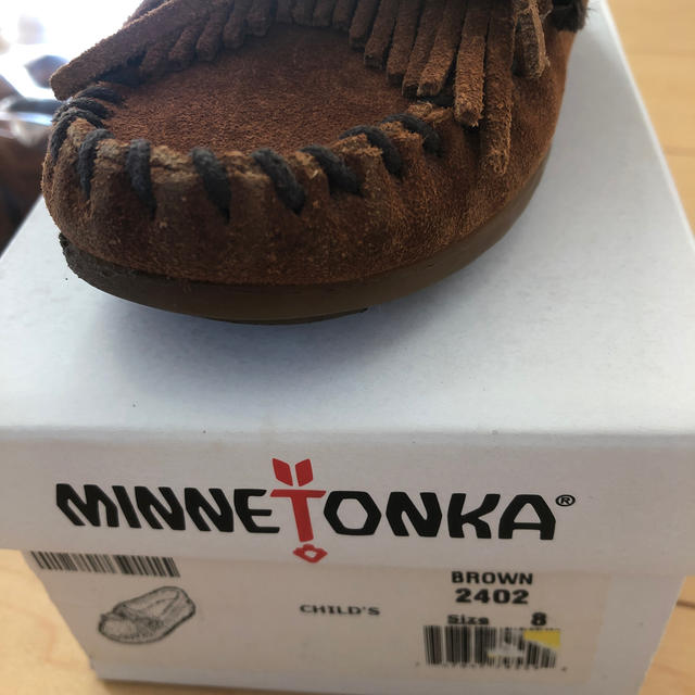 Minnetonka(ミネトンカ)の《１０月休止　様　専用》 キッズ/ベビー/マタニティのベビー靴/シューズ(~14cm)(スリッポン)の商品写真