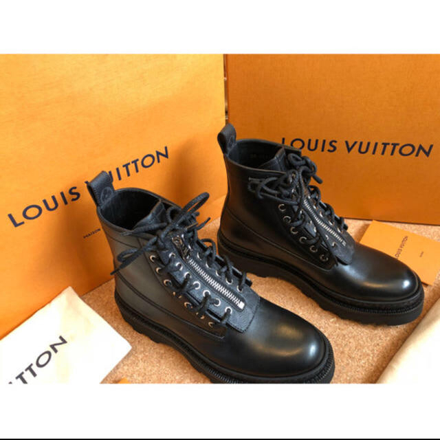 LOUIS VUITTON(ルイヴィトン)のルイヴィトン　フラグメントブーツ メンズの靴/シューズ(ブーツ)の商品写真