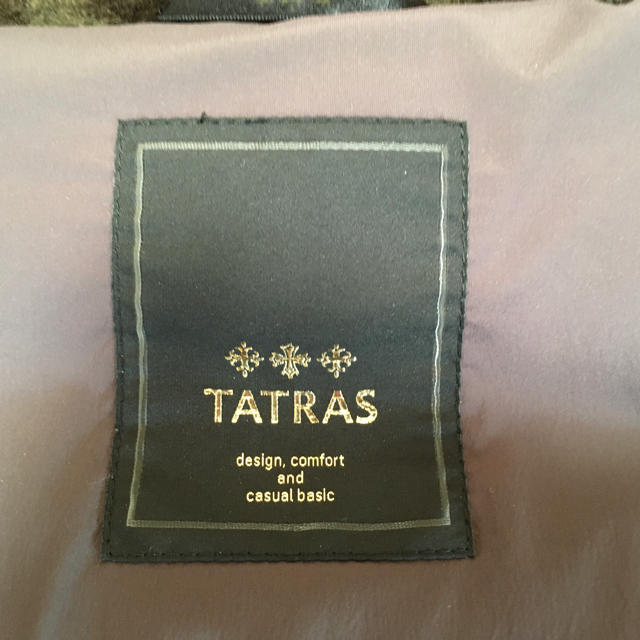 TATRAS(タトラス)のTATRAS ショートダウン　難あり レディースのジャケット/アウター(ダウンジャケット)の商品写真