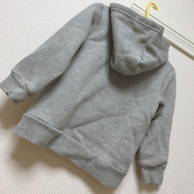 Champion(チャンピオン)の【美品】Champion パーカー キッズ 95 チャンピオン  トレーナー キッズ/ベビー/マタニティのキッズ服男の子用(90cm~)(Tシャツ/カットソー)の商品写真