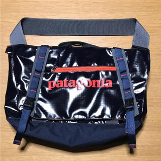 パタゴニア(patagonia)のパタゴニア  ブラックホール　メッセンジャー　12L(メッセンジャーバッグ)