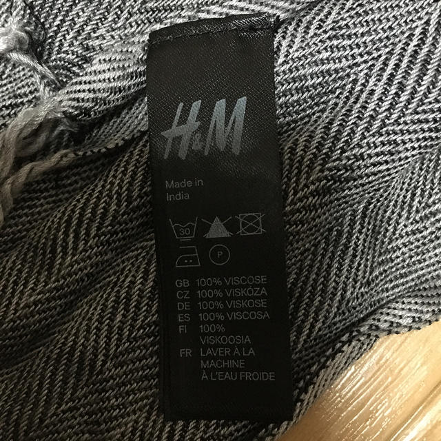 H&M(エイチアンドエム)のストール　h&m メンズのファッション小物(ストール)の商品写真