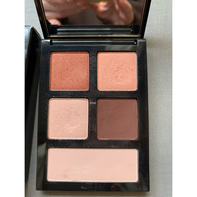 BOBBI BROWN(ボビイブラウン)のボビィブラウン 限定色♡エッセンシャル マルチカラー アイシャドウ パレット コスメ/美容のベースメイク/化粧品(アイシャドウ)の商品写真