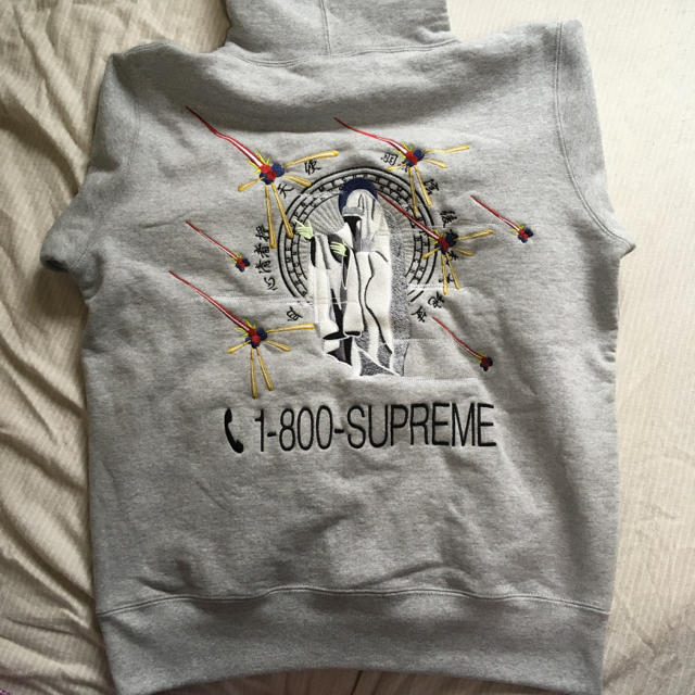 M Supreme 1-800 hooded sweatshirt グレートップス