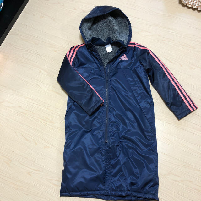 adidas(アディダス)のadidasベンチコート130 女の子 キッズ/ベビー/マタニティのキッズ服女の子用(90cm~)(コート)の商品写真