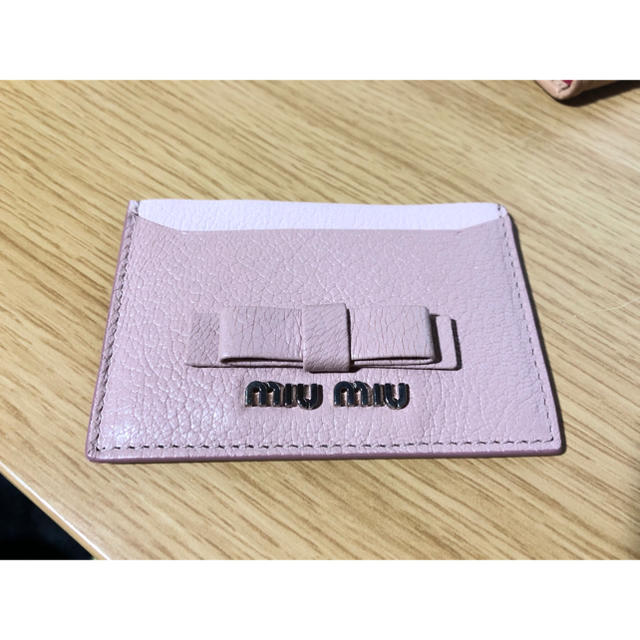 miumiu(ミュウミュウ)のmiumiu カードケース レディースのファッション小物(その他)の商品写真