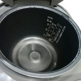 ゾウジルシ(象印)の炊飯器　ZOJIRUSHI　5.5合炊き(炊飯器)