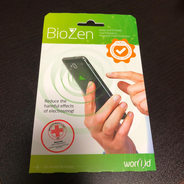 値下げ☆電磁波カットシール BioZen  プラス スマホ/家電/カメラのスマホアクセサリー(その他)の商品写真