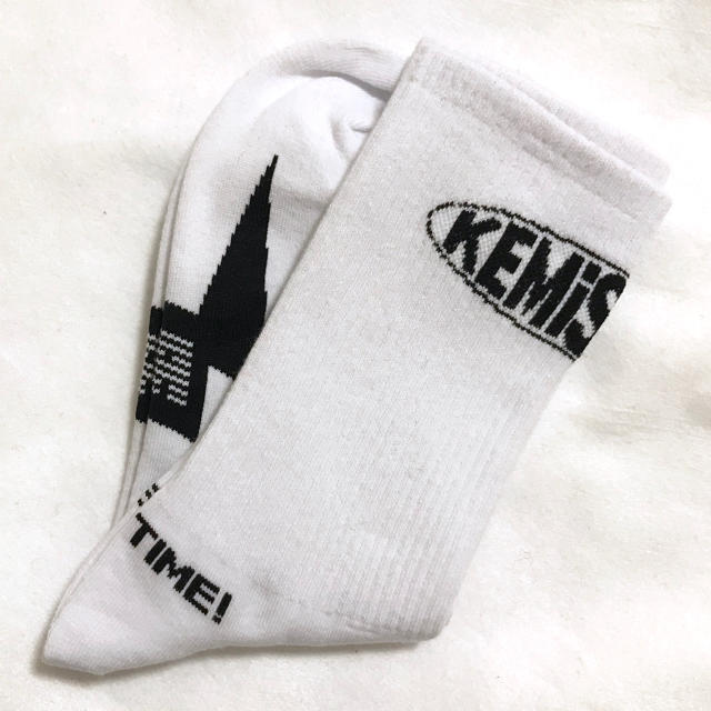 iKON(アイコン)の【 YG公式 】WHITE iKON KEMiSTRY ソックス エンタメ/ホビーのタレントグッズ(アイドルグッズ)の商品写真