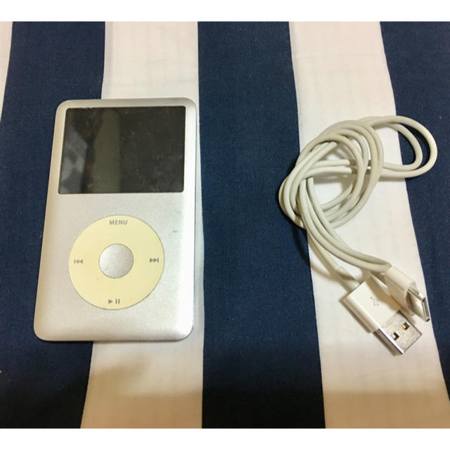 iPod classic 160GB シルバー 充電ケーブル付き