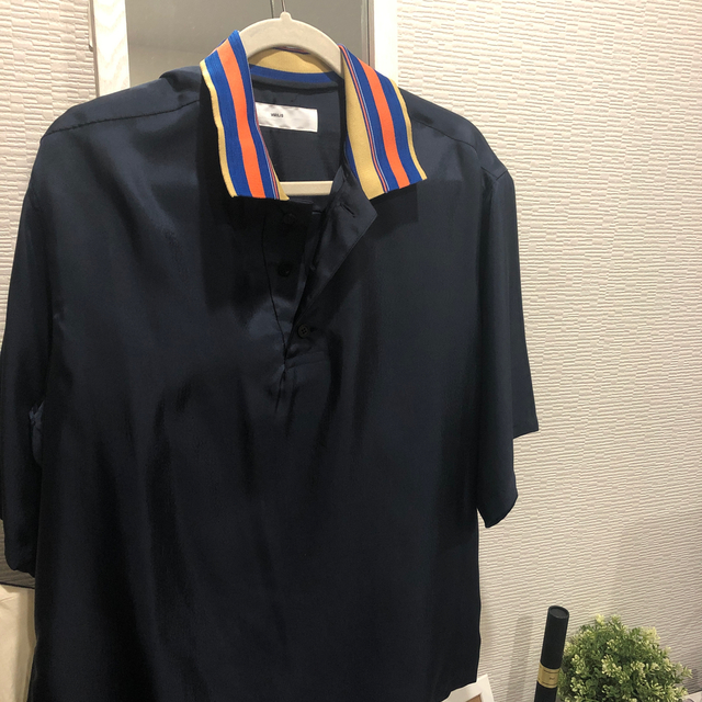 TOGA(トーガ)のTOGA VIRILIS High Twist Twill Shirtサテンポロ メンズのトップス(Tシャツ/カットソー(半袖/袖なし))の商品写真