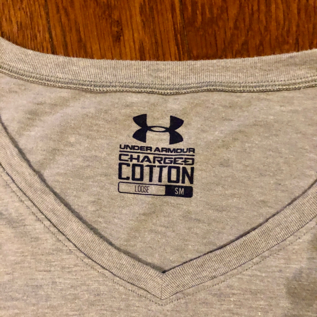 UNDER ARMOUR(アンダーアーマー)の琉球GOLDEN KINGS/UNDER ARMOURコラボ、レディースTシャツ レディースのトップス(Tシャツ(半袖/袖なし))の商品写真