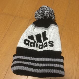 アディダス(adidas)のアディダスニット帽子(ニット帽/ビーニー)