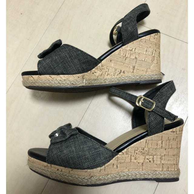 サンダル　ウェッジソールチャコールグレー　レディース レディースの靴/シューズ(サンダル)の商品写真