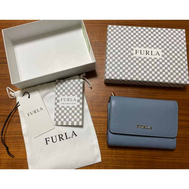 FURLA ミニ財布　三つ折り財布