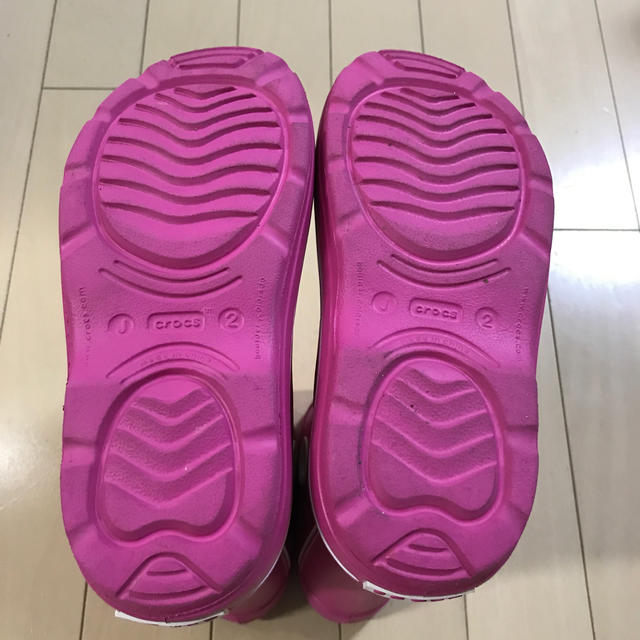 crocs(クロックス)のCROCS 子供用レインブーツ　ピンク キッズ/ベビー/マタニティのキッズ靴/シューズ(15cm~)(長靴/レインシューズ)の商品写真