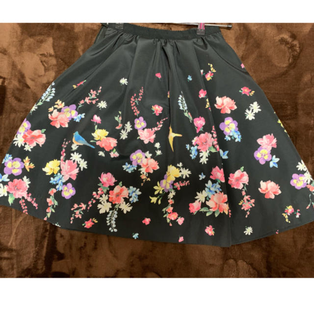 Chesty(チェスティ)の[美品]チェスティ　小鳥花柄スカート レディースのスカート(ひざ丈スカート)の商品写真