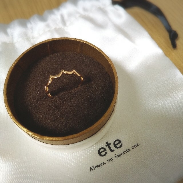 ete(エテ)のete フリルリング 9号 K10 レディースのアクセサリー(リング(指輪))の商品写真