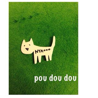 プードゥドゥ(POU DOU DOU)のpoudoudou ネコバッジ(ブローチ/コサージュ)