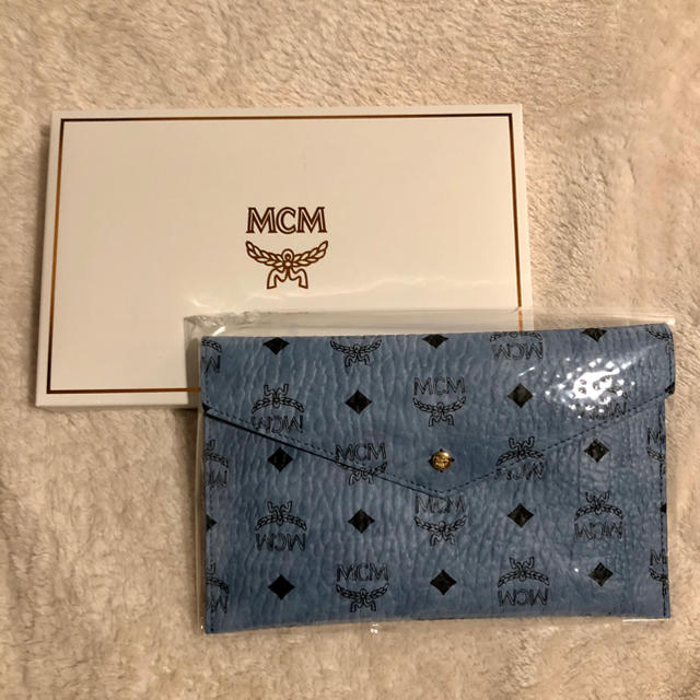 MCM(エムシーエム)の(非売品)【MCM】ポーチ　クラッチバッグ レディースのファッション小物(ポーチ)の商品写真