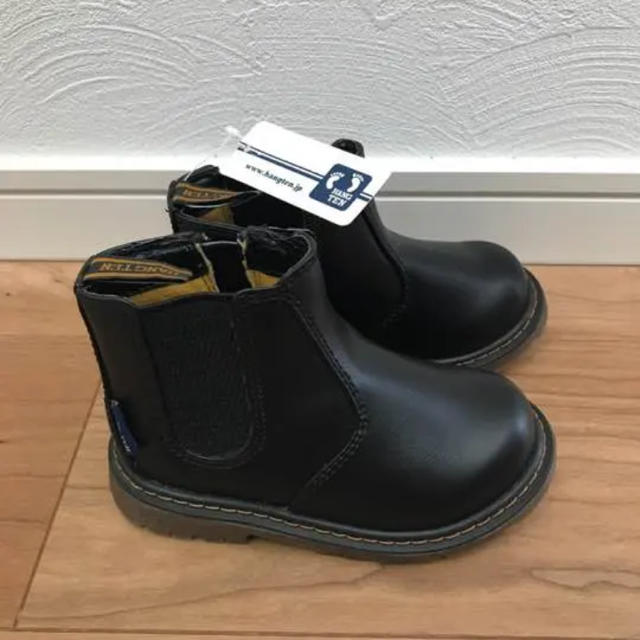 Dr.Martens(ドクターマーチン)の入園式 フォーマル ブーツ 新品 ブラック 結婚式 キッズ 子供 入園 15.0 キッズ/ベビー/マタニティのキッズ靴/シューズ(15cm~)(ブーツ)の商品写真