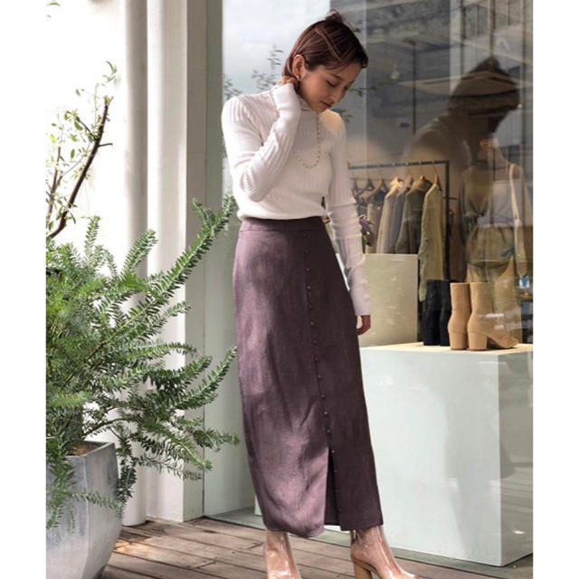 TODAYFUL(トゥデイフル)のtodayful Frontbutton Satin Skirt サテンスカート レディースのスカート(ロングスカート)の商品写真