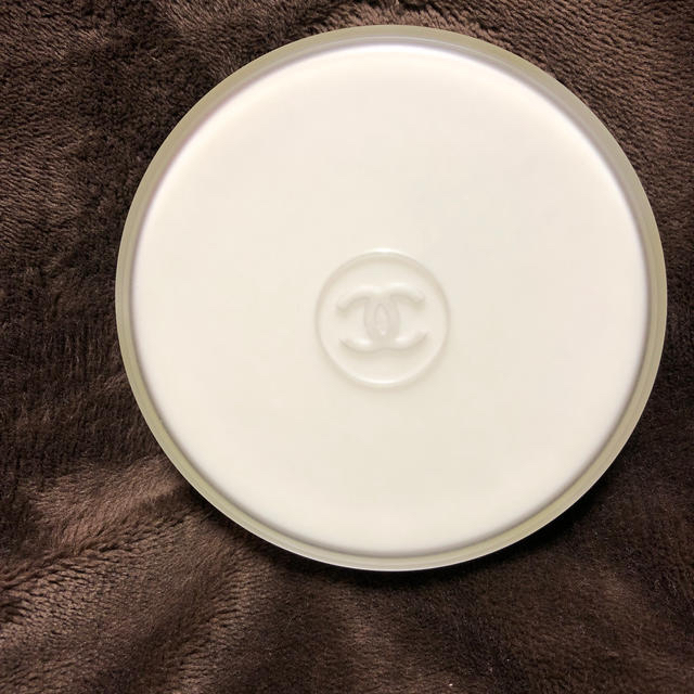 CHANEL MOISTURIZING BODY CREAM