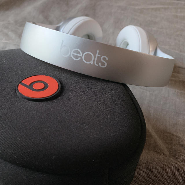 エアーポッツ大人気Beats solo2 Wirelessシルバー、お買い得です♪