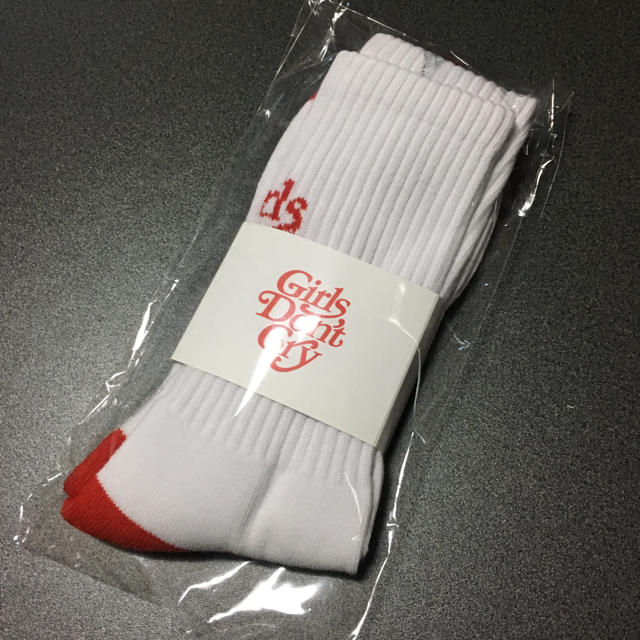 GDC(ジーディーシー)のgirls don't cry socks white red free メンズのレッグウェア(ソックス)の商品写真