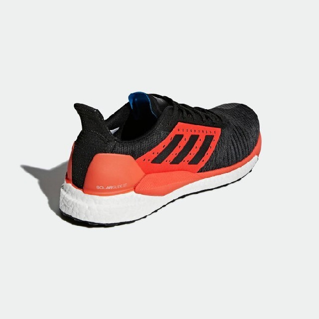 adidas(アディダス)の定14040円限定入手困難新色!アディダスソーラーグライド新品スニーカー!黒赤 メンズの靴/シューズ(スニーカー)の商品写真