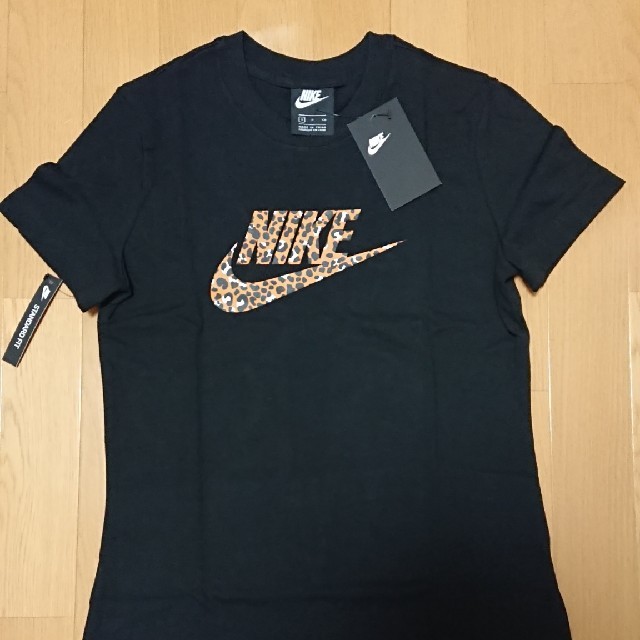 NIKE(ナイキ)のNIKE レオパード Tシャツ Sサイズ レディースのトップス(Tシャツ(半袖/袖なし))の商品写真