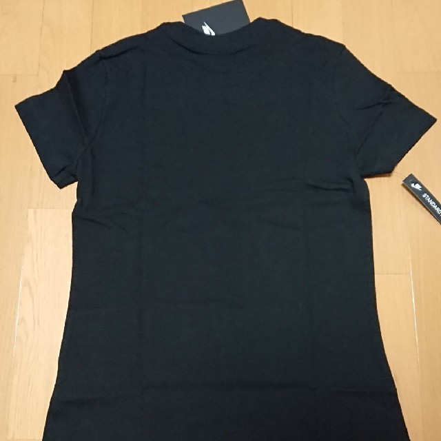 NIKE(ナイキ)のNIKE レオパード Tシャツ Sサイズ レディースのトップス(Tシャツ(半袖/袖なし))の商品写真