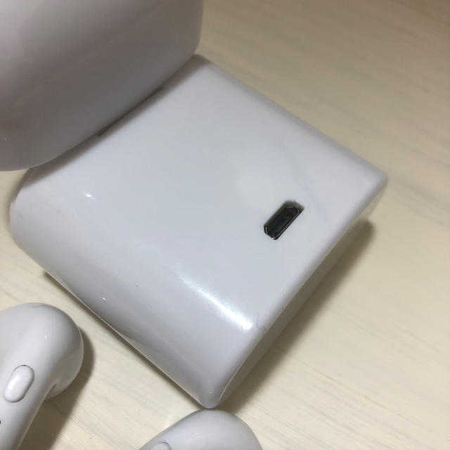 AirPods  スマホ/家電/カメラのオーディオ機器(ヘッドフォン/イヤフォン)の商品写真