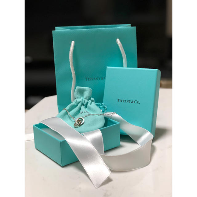 Tiffany & Co.(ティファニー)のダブルインターロッキング　ブレスレット レディースのアクセサリー(ブレスレット/バングル)の商品写真