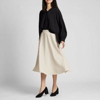 ユニクロ(UNIQLO)のドレープ サーキュラー スカート(ひざ丈スカート)