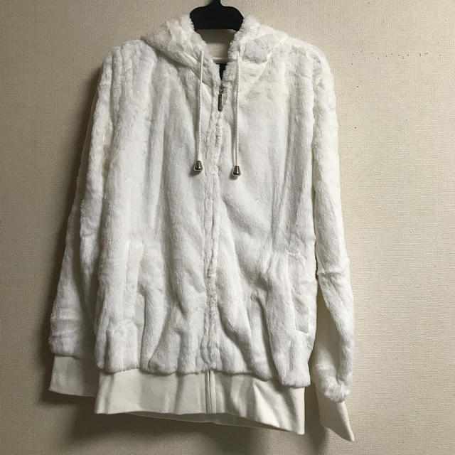 CECIL McBEE(セシルマクビー)の(新品)CECIL McBEE ファーパーカー レディースのトップス(パーカー)の商品写真