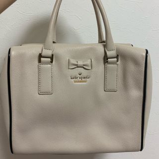 ケイトスペードニューヨーク(kate spade new york)のkate spade カバン　バック　ベージュ　美品　ブランド(ハンドバッグ)