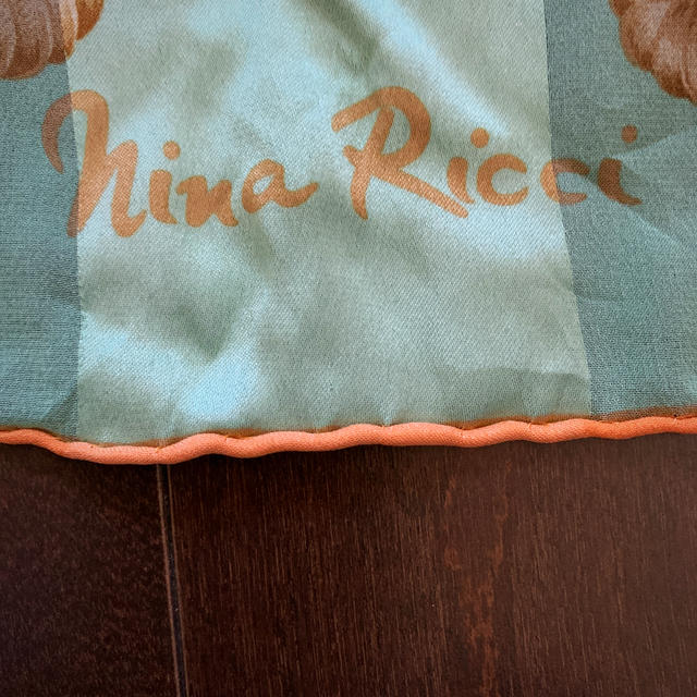 NINA RICCI(ニナリッチ)のニナリッチ　正規品　オールシルク🌸 レディースのアクセサリー(イヤリング)の商品写真