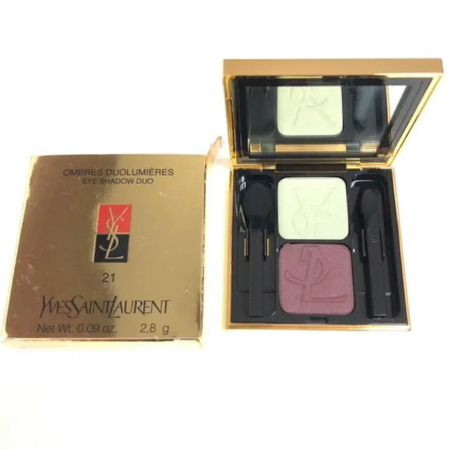 Yves Saint Laurent Beaute(イヴサンローランボーテ)の新品未使用箱入り！サンローランアイシャドウ21番 コスメ/美容のベースメイク/化粧品(アイシャドウ)の商品写真