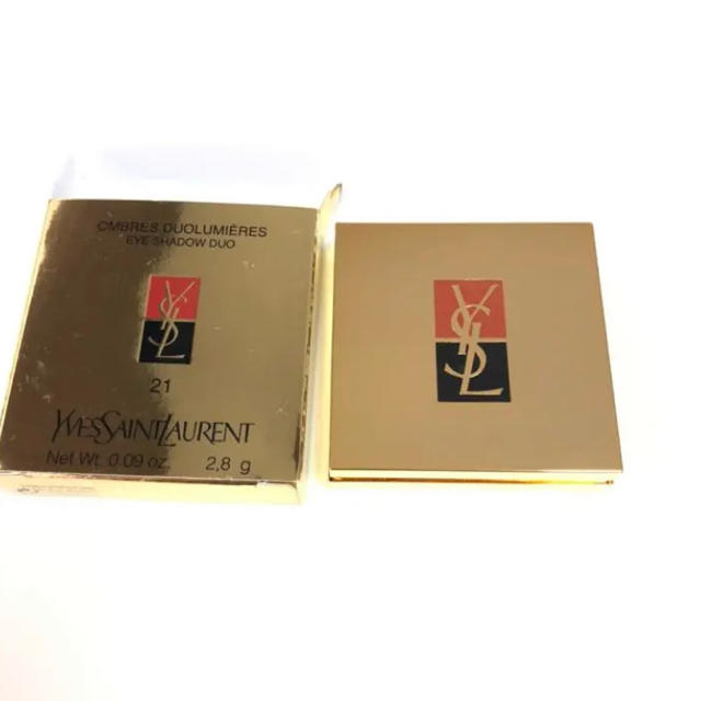 Yves Saint Laurent Beaute(イヴサンローランボーテ)の新品未使用箱入り！サンローランアイシャドウ21番 コスメ/美容のベースメイク/化粧品(アイシャドウ)の商品写真