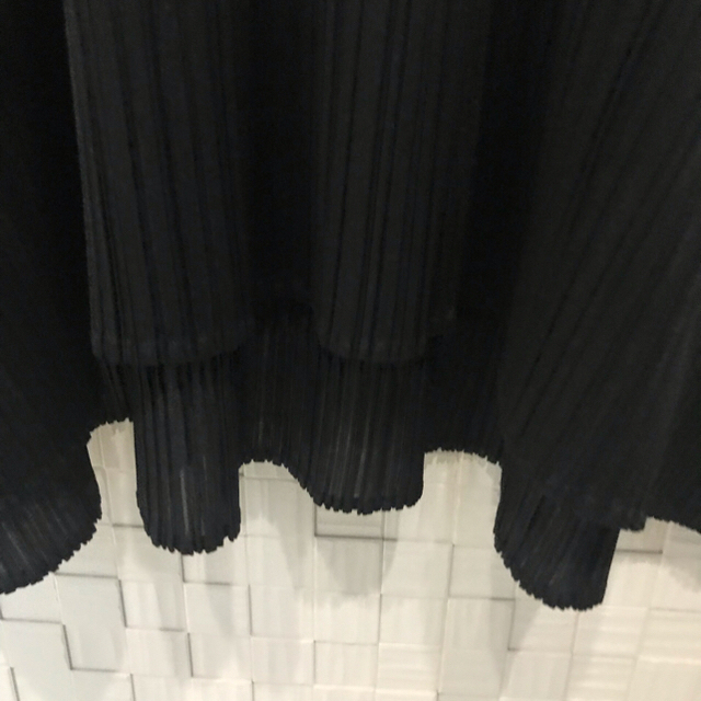 PLEATS PLEASE ISSEY MIYAKE(プリーツプリーズイッセイミヤケ)の★プリーツプリーズ★シンプル黒ワンピース レディースのワンピース(ロングワンピース/マキシワンピース)の商品写真