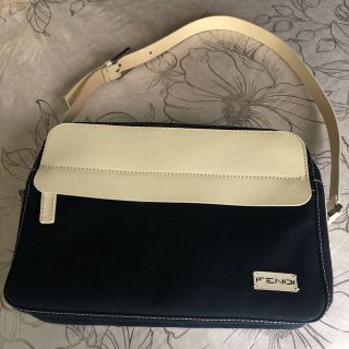 フェンディ(FENDI)のFENDI フェンディショルダーバッグ(ショルダーバッグ)