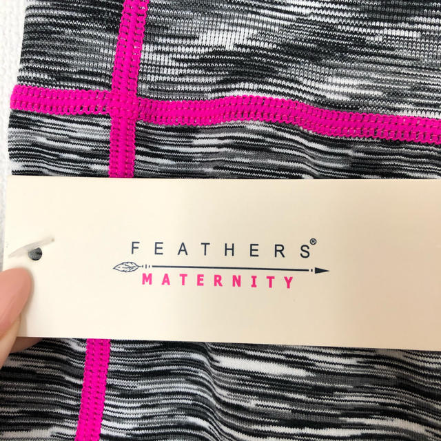 FEATHERS MATERNITY レギンス パープル キッズ/ベビー/マタニティのマタニティ(マタニティボトムス)の商品写真