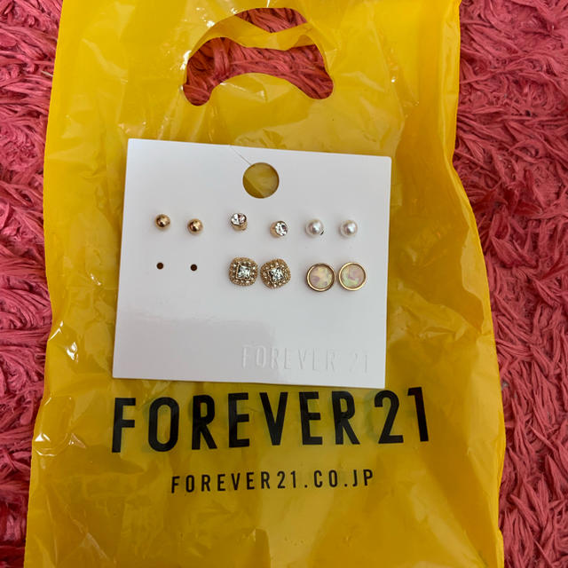 FOREVER 21(フォーエバートゥエンティーワン)のForever21 ピアス メンズのアクセサリー(ピアス(両耳用))の商品写真