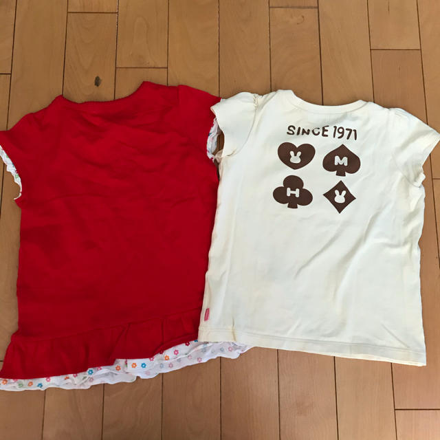 mikihouse(ミキハウス)のMIKIHOUSE(ミキハウス) 女の子♡ オフホワイト＆赤Tシャツ 100cm キッズ/ベビー/マタニティのキッズ服女の子用(90cm~)(Tシャツ/カットソー)の商品写真