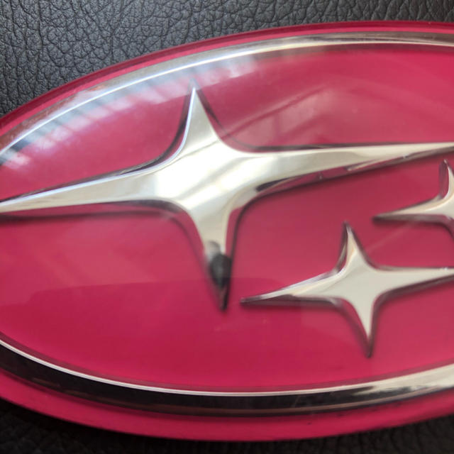 スバル(スバル)の【専用】スバル　六連星　エンブレム　ピンク 自動車/バイクの自動車(車外アクセサリ)の商品写真